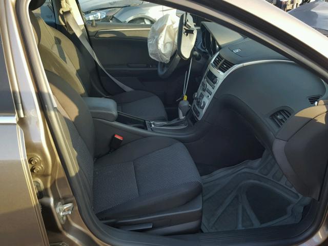 1G1ZC5E02CF269177 - 2012 CHEVROLET MALIBU 1LT 灰色 照片 5