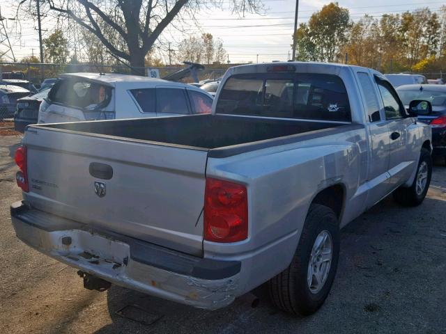 1D7HE42K27S112894 - 2007 DODGE DAKOTA SLT SILVER photo 4