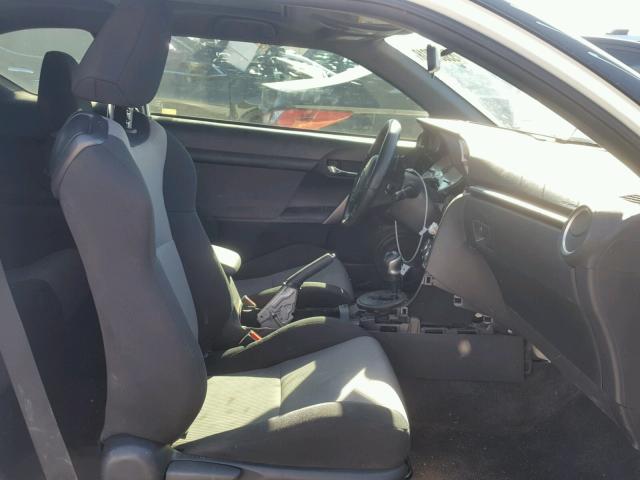 JTKJF5C71GJ017654 - 2016 TOYOTA SCION TC თეთრი ფოტო 5