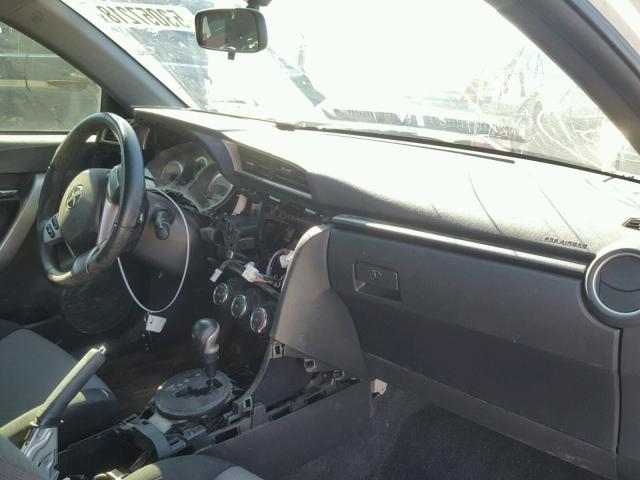 JTKJF5C71GJ017654 - 2016 TOYOTA SCION TC თეთრი ფოტო 9