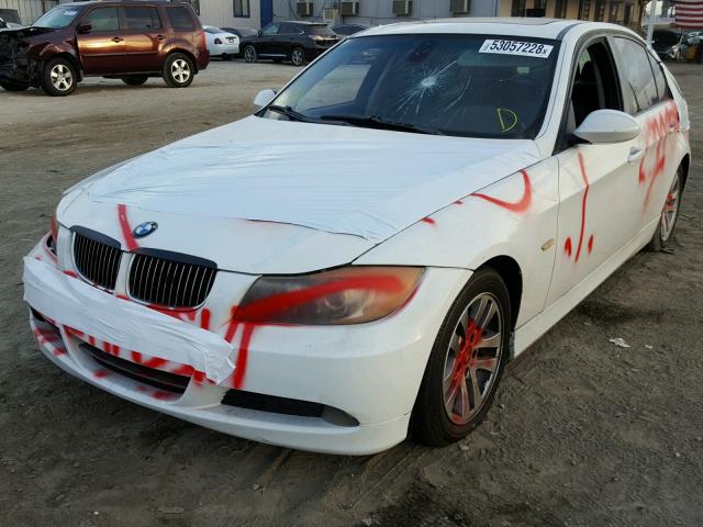 WBAVB17556NK38586 - 2006 BMW 325 I AUTO WHITE photo 2