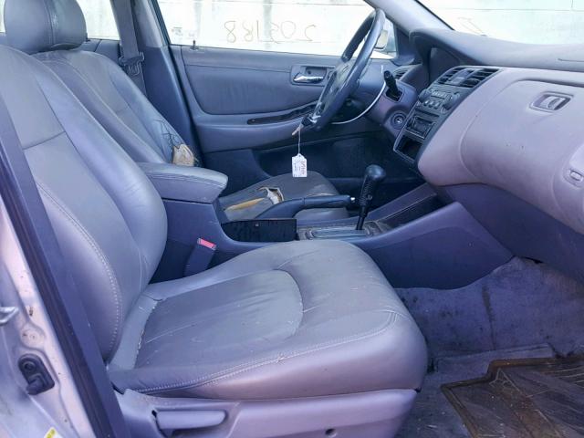 1HGCG56691A062138 - 2001 HONDA ACCORD EX SILVER photo 5