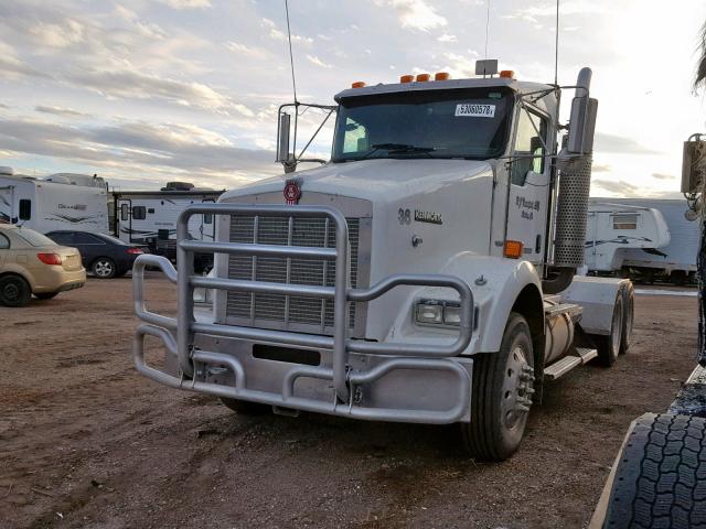 K5WDDB9X755106176 - 2005 KENWORTH CONSTRUCTI WHITE photo 2