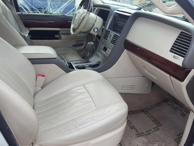 5LMEU88H44ZJ27928 - 2004 LINCOLN AVIATOR 白色 照片 5
