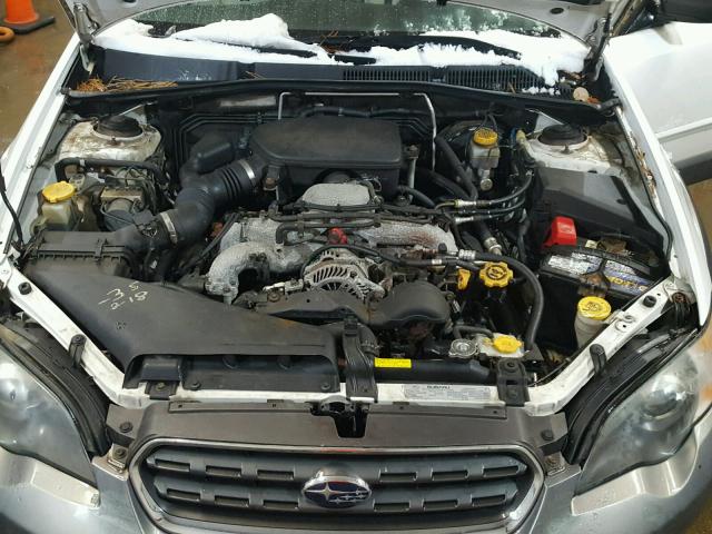 4S4BP61C357379926 - 2005 SUBARU LEGACY OUT WHITE photo 7