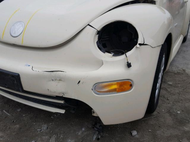 3VWCM31Y75M300210 - 2005 VOLKSWAGEN NEW BEETLE Weiß Foto 9