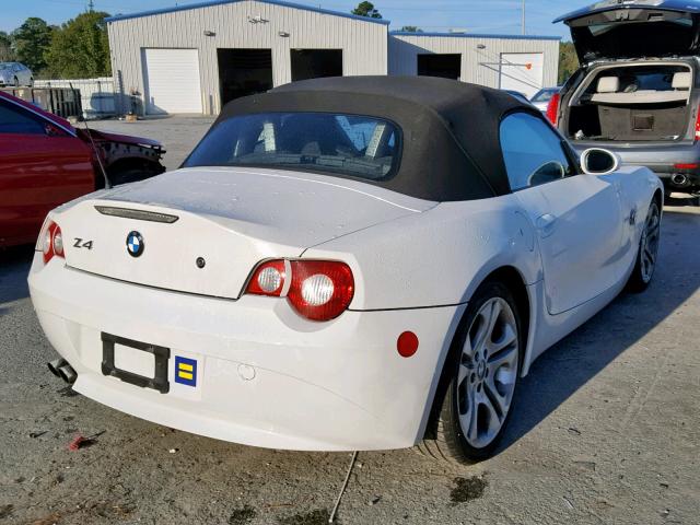 4USBT53555LU09339 - 2005 BMW Z4 3.0 WHITE photo 4