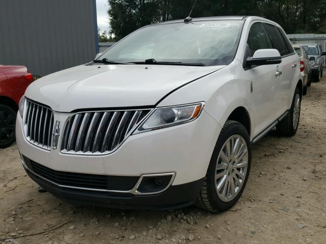 2LMDJ6JK9FBL24783 - 2015 LINCOLN MKX WHITE photo 2