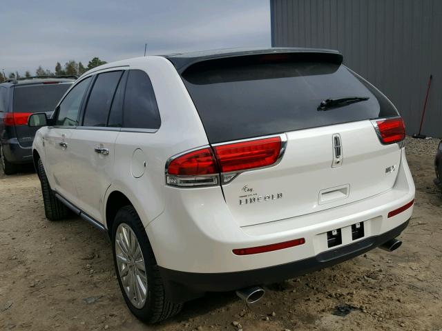 2LMDJ6JK9FBL24783 - 2015 LINCOLN MKX WHITE photo 3