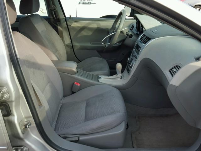 1G1ZG57N88F233207 - 2008 CHEVROLET MALIBU LS 银色 照片 5