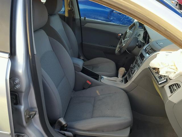 1G1ZB5E15BF229458 - 2011 CHEVROLET MALIBU LS 银色 照片 5