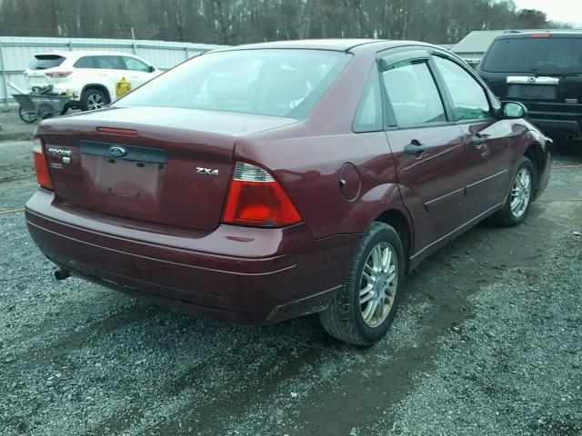 1FAHP34N36W213557 - 2006 FORD FOCUS ZX4 MAROON photo 4