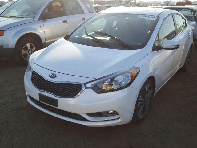 KNAFZ4A83F5283143 - 2015 KIA FORTE EX WHITE photo 2