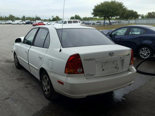 KMHCG45C65U645296 - 2005 HYUNDAI ACCENT GL WHITE photo 3