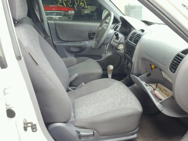 KMHCG45C65U645296 - 2005 HYUNDAI ACCENT GL WHITE photo 5