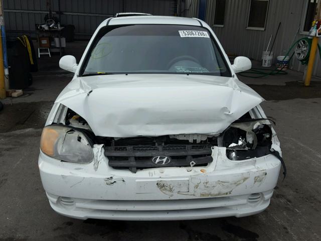 KMHCG45C65U645296 - 2005 HYUNDAI ACCENT GL WHITE photo 9