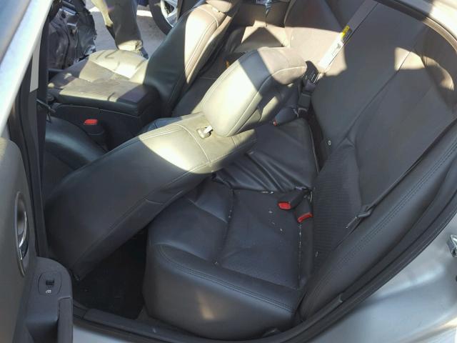 2G2WS542841325152 - 2004 PONTIAC GRAND PRIX SILVER photo 6