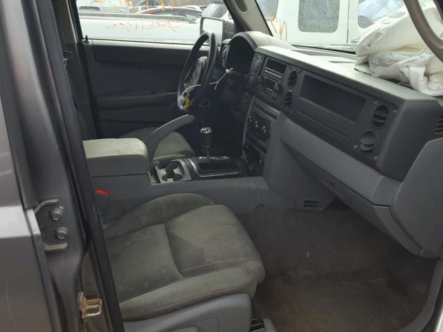 1J8HG48K67C638153 - 2007 JEEP COMMANDER 灰色 照片 5