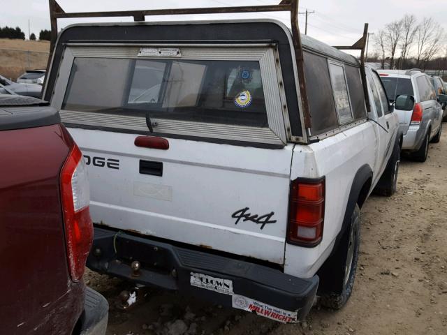 1B7GG23Y7TS685288 - 1996 DODGE DAKOTA WHITE photo 4