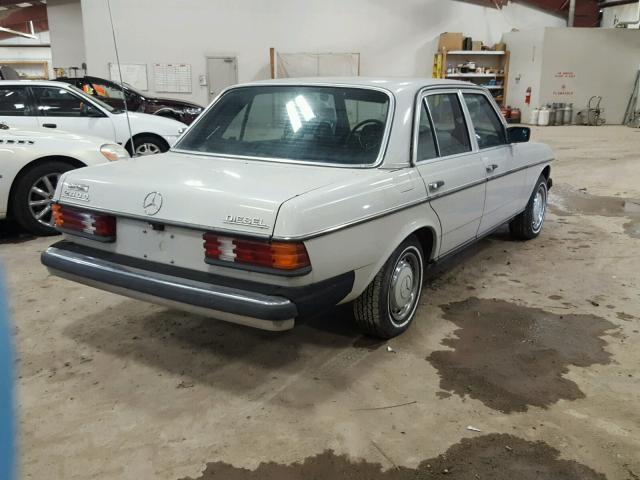 WDBAB23A1CB314388 - 1982 MERCEDES-BENZ 240 D GRAY photo 4