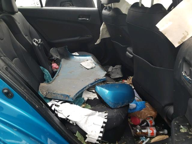 JTDKARFP9J3074452 - 2018 TOYOTA PRIUS PRIM 蓝色 照片 6