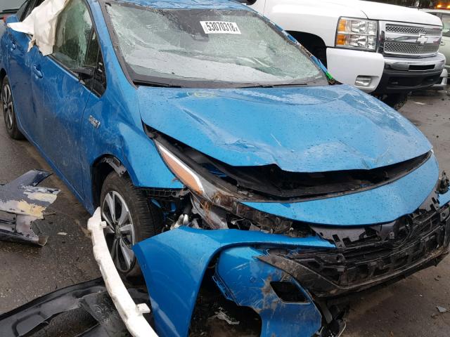 JTDKARFP9J3074452 - 2018 TOYOTA PRIUS PRIM 蓝色 照片 9