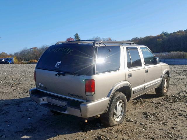 1GNDT13W71K262769 - 2001 CHEVROLET BLAZER BROWN photo 4