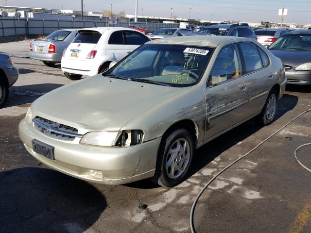 1N4DL01D2WC262951 - 1998 NISSAN ALTIMA XE CREAM photo 2