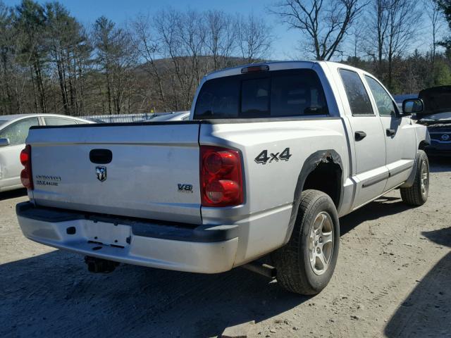 1D7HW48N47S128304 - 2007 DODGE DAKOTA QUA SILVER photo 4