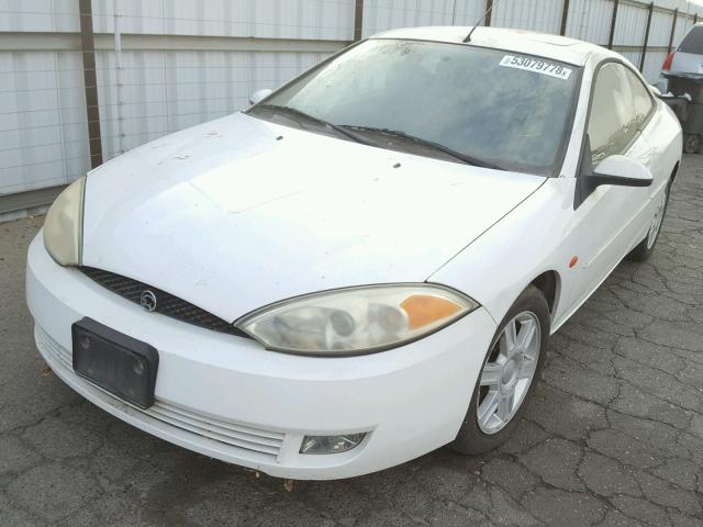 1ZWFT61L015604433 - 2001 MERCURY COUGAR V6 WHITE photo 2