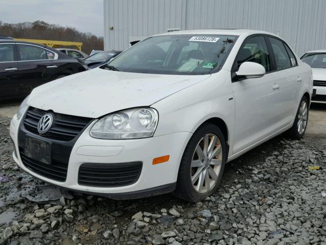 3VWRA7AJ5AM101289 - 2010 VOLKSWAGEN JETTA WOLF WHITE photo 2