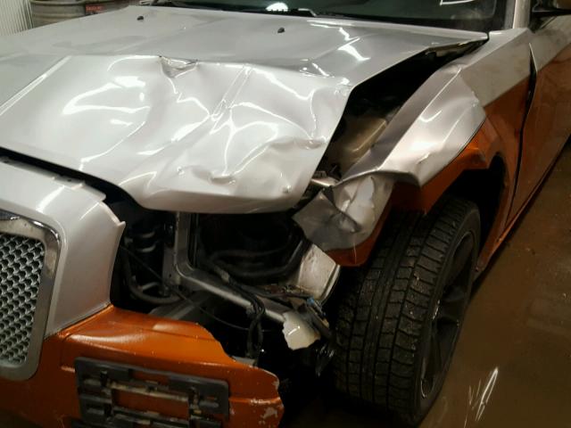 2C3KA43R07H788117 - 2007 CHRYSLER 300 ORANGE photo 9