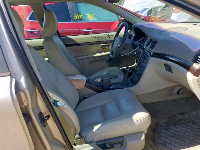 YV1TS94D111155607 - 2001 VOLVO S80 GOLD photo 5