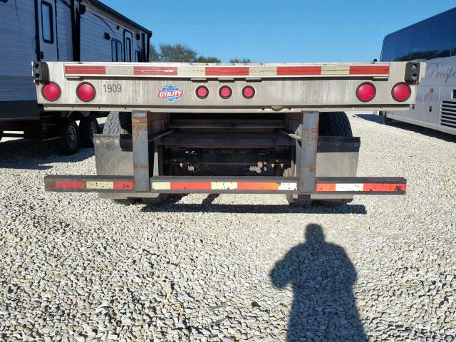 1UYFS24877A041909 - 2007 UTILITY FLAT BED SILVER photo 8