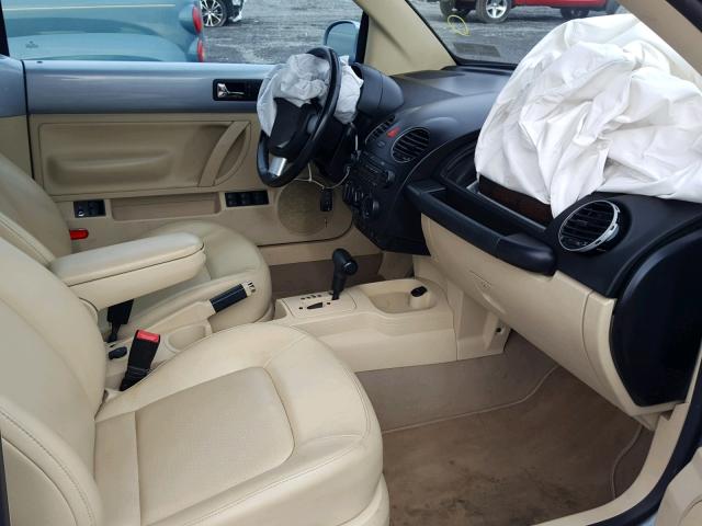 3VWRG3ALXAM009765 - 2010 VOLKSWAGEN NEW BEETLE 蓝色 照片 5