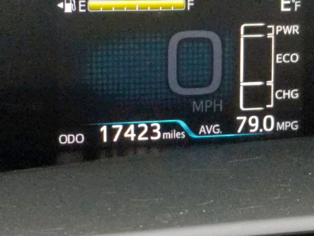 JTDKARFP6J3085568 - 2018 TOYOTA PRIUS PRIM 银色 照片 8