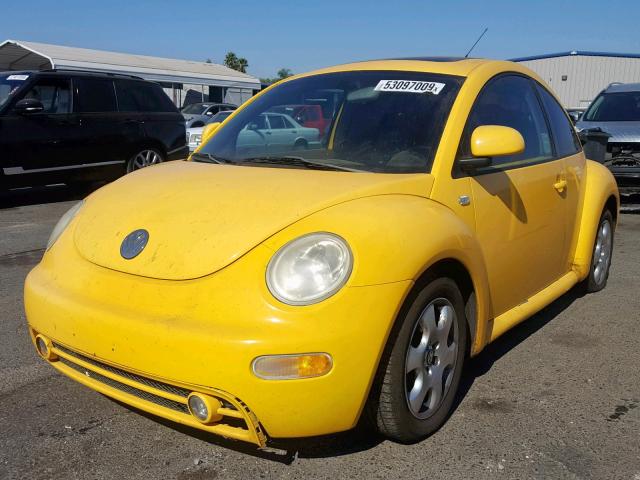 3VWCD21C3YM478649 - 2000 VOLKSWAGEN NEW BEETLE ყვითელი ფოტო 2