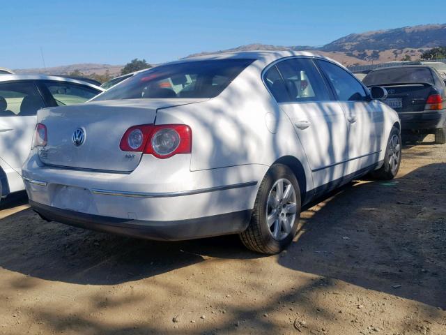 WVWJK73CX8P059945 - 2008 VOLKSWAGEN PASSAT TUR WHITE photo 4