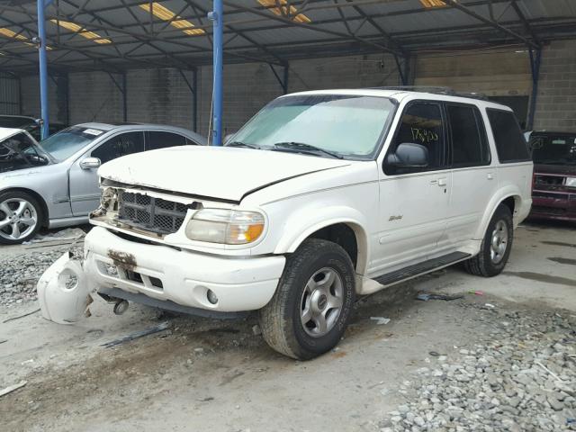 1FMZU65E7YZB29049 - 2000 FORD EXPLORER L WHITE photo 2