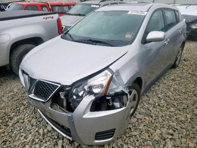 5Y2SP6E83AZ403912 - 2010 PONTIAC VIBE SILVER photo 2