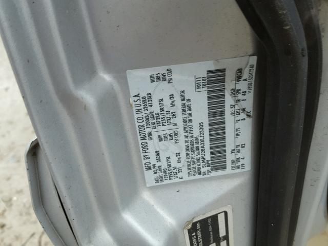 5LMPU28A3XLJ23305 - 1999 LINCOLN NAVIGATOR ვერცხლისფერი ფოტო 10