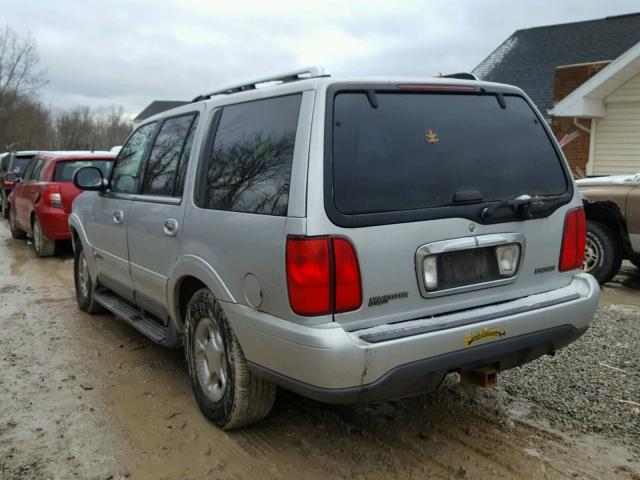 5LMPU28A3XLJ23305 - 1999 LINCOLN NAVIGATOR ვერცხლისფერი ფოტო 3