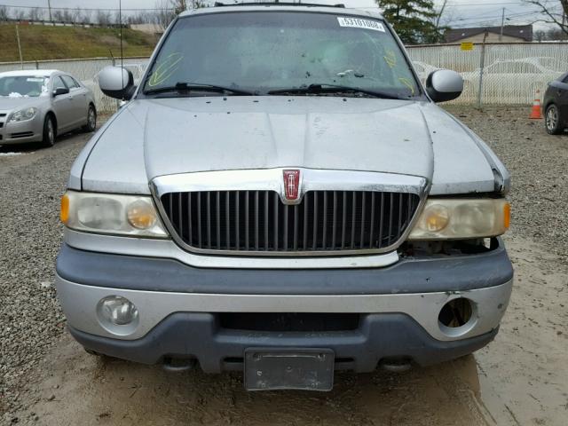 5LMPU28A3XLJ23305 - 1999 LINCOLN NAVIGATOR ვერცხლისფერი ფოტო 9