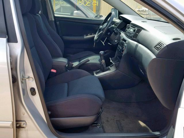 2T1BY32E25C392729 - 2005 TOYOTA COROLLA XR 银色 照片 5