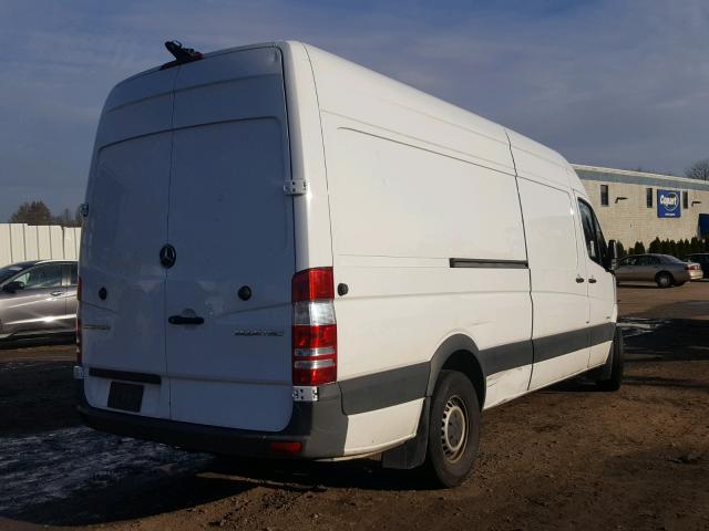 WD3PE8DD8GP272416 - 2016 MERCEDES-BENZ SPRINTER 2 WHITE photo 4