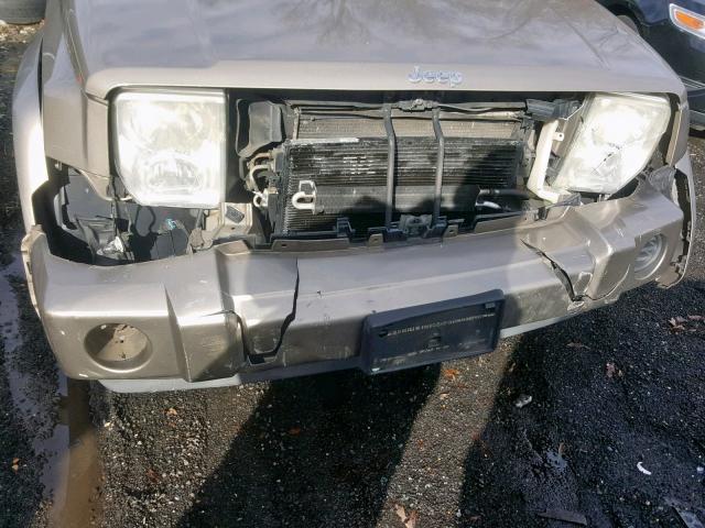 1J8HG48N66C145078 - 2006 JEEP COMMANDER GOLD photo 9