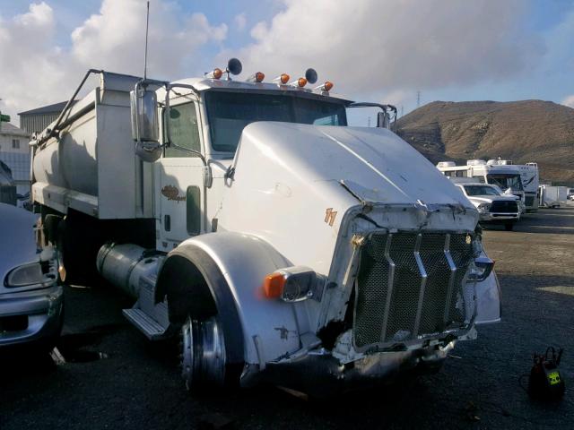 1NPSLJ0X4FD252394 - 2015 PETERBILT 365 WHITE photo 1