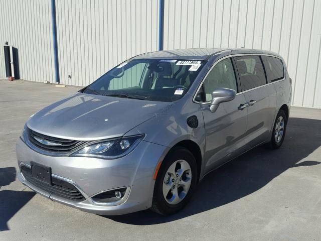 2C4RC1H75JR158279 - 2018 CHRYSLER PACIFICA H SILVER photo 2