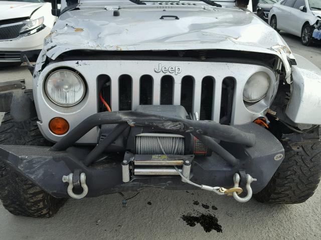 1J4FA54167L183706 - 2007 JEEP WRANGLER S SILVER photo 9