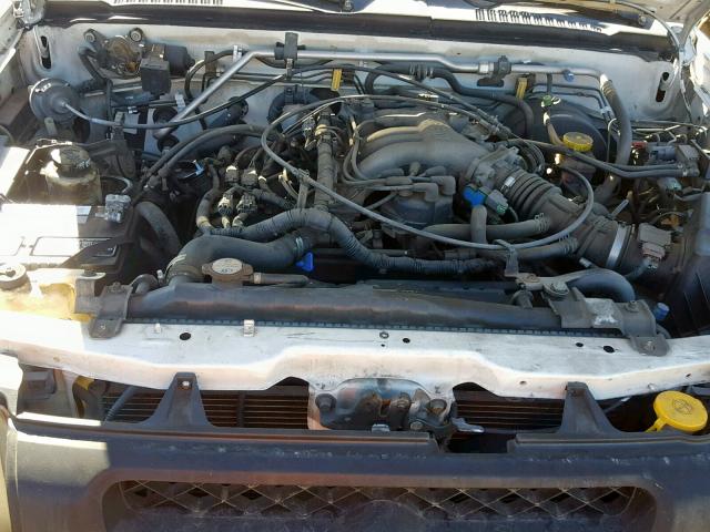 5N1ED28Y8YC583424 - 2000 NISSAN XTERRA XE WHITE photo 7